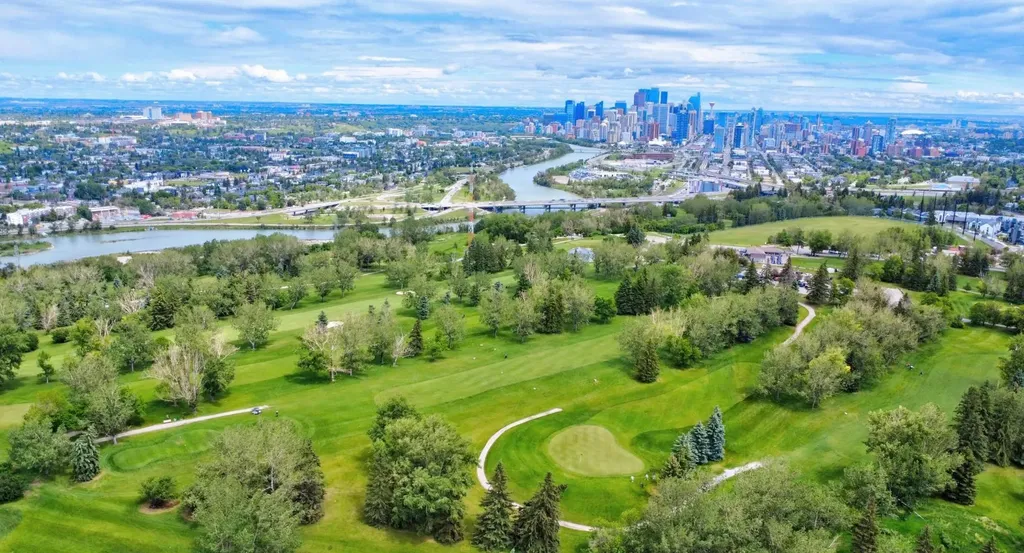 14 Hemlock Crescent SW Calgary AB T3C 2Z1