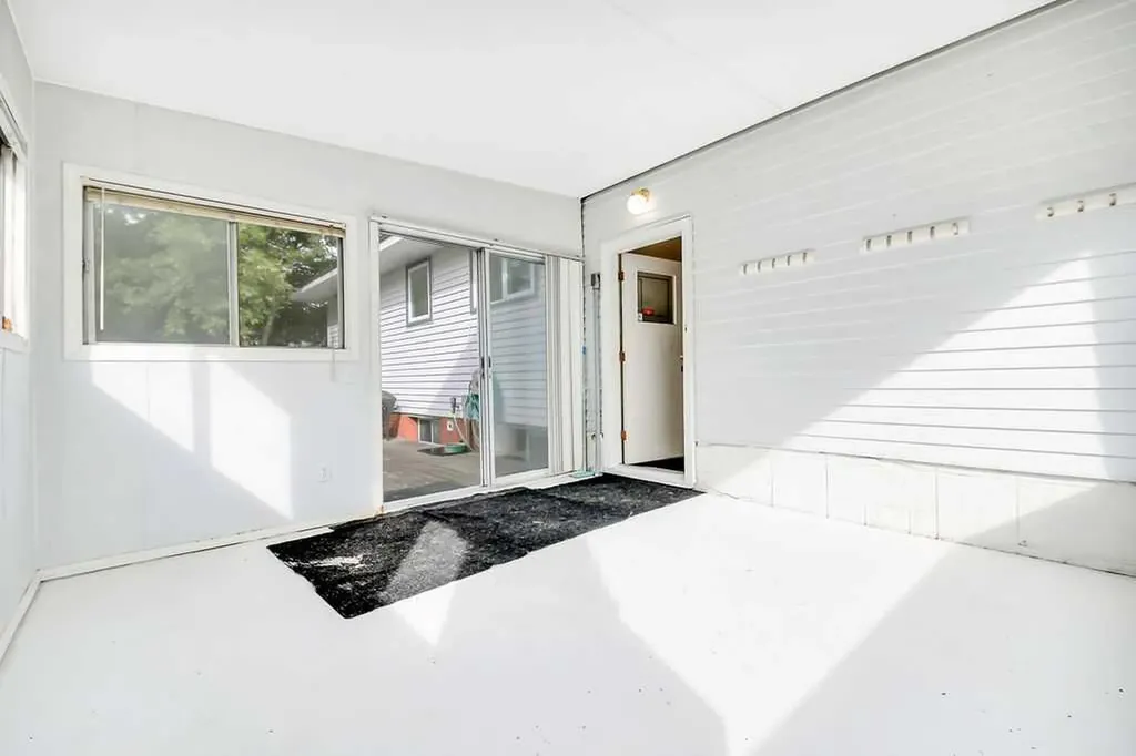 5834 41 Street Crescent Red Deer AB T4N 1B6