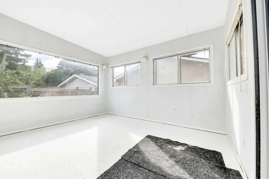 5834 41 Street Crescent Red Deer AB T4N 1B6