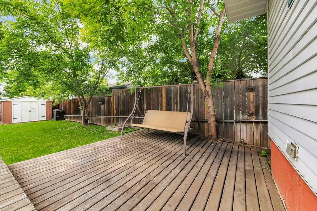 5834 41 Street Crescent Red Deer AB T4N 1B6