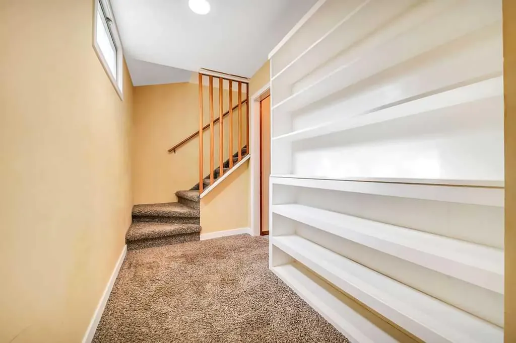 5834 41 Street Crescent Red Deer AB T4N 1B6