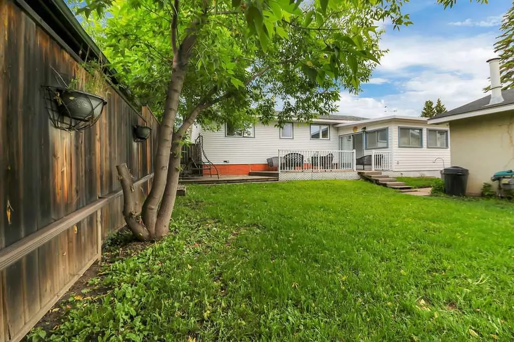 5834 41 Street Crescent Red Deer AB T4N 1B6