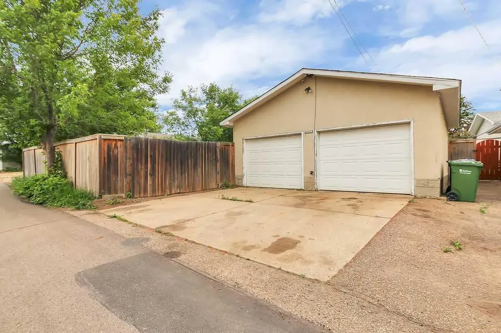 5834 41 Street Crescent Red Deer AB T4N 1B6