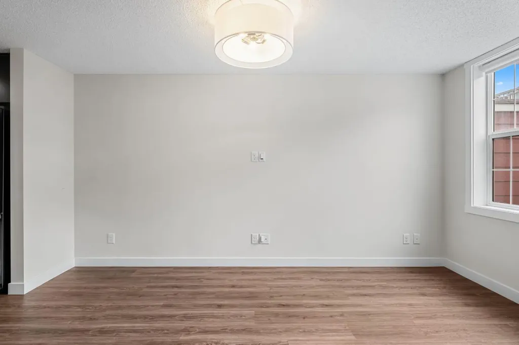 517 Mckenzie Towne Close SE Calgary AB T2Z 1A7