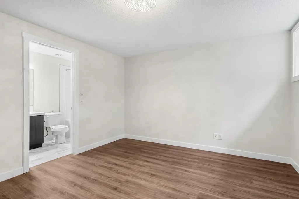 517 Mckenzie Towne Close SE Calgary AB T2Z 1A7