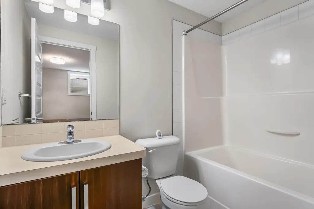 517 Mckenzie Towne Close SE Calgary AB T2Z 1A7