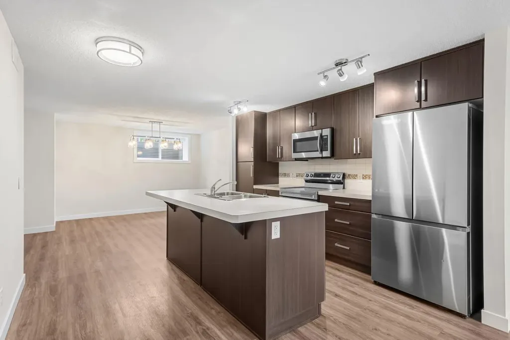 517 Mckenzie Towne Close SE Calgary AB T2Z 1A7
