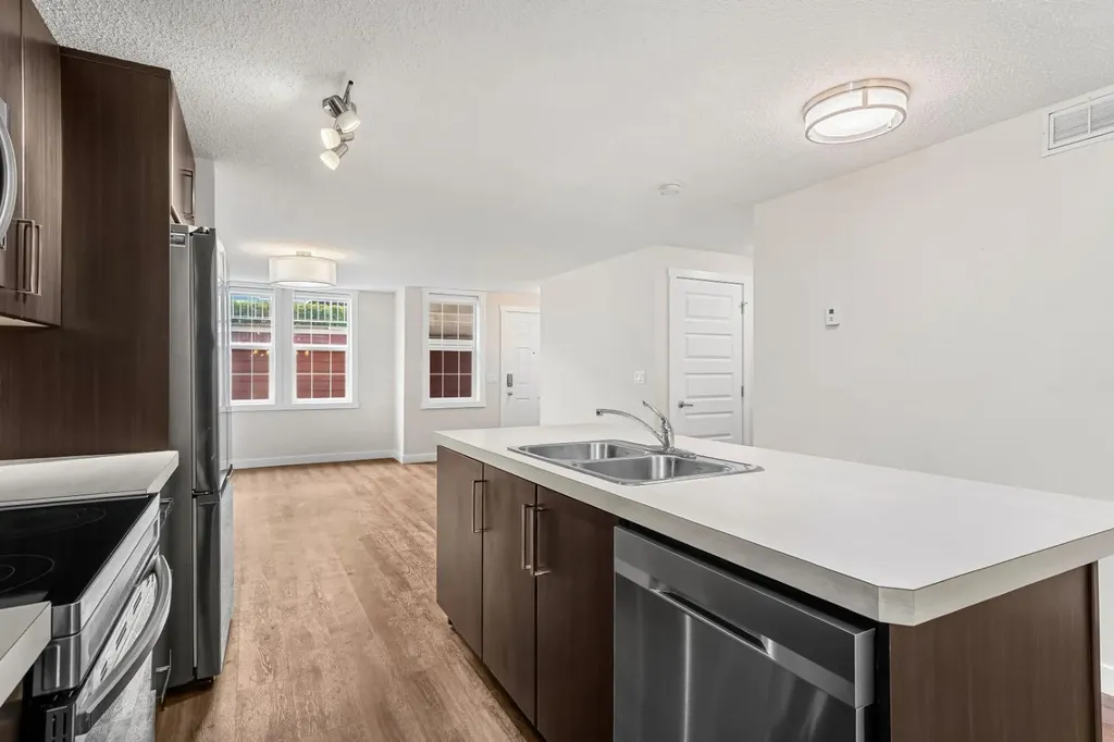 517 Mckenzie Towne Close SE Calgary AB T2Z 1A7