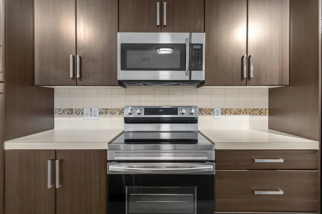 517 Mckenzie Towne Close SE Calgary AB T2Z 1A7