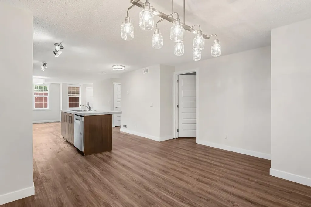 517 Mckenzie Towne Close SE Calgary AB T2Z 1A7