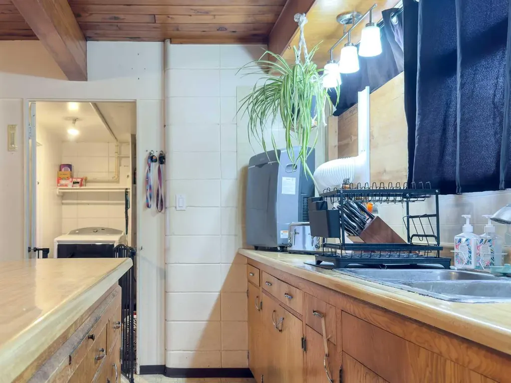 5104 47 Street Rocky Mountain House AB T4T1M4