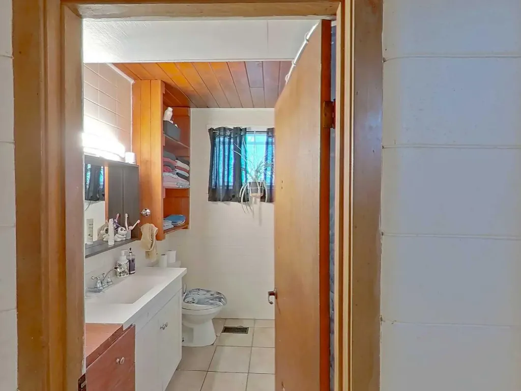 5104 47 Street Rocky Mountain House AB T4T1M4