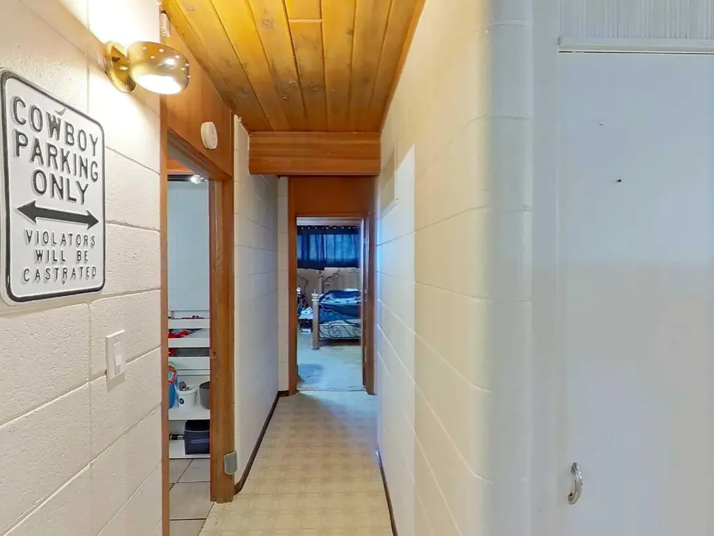 5104 47 Street Rocky Mountain House AB T4T1M4