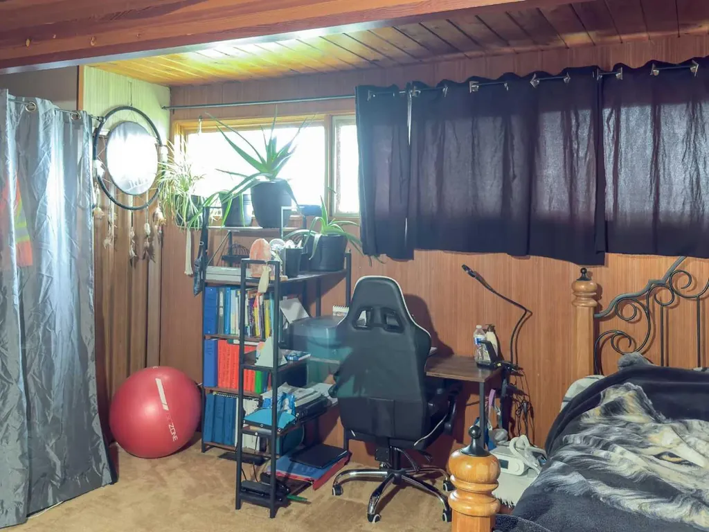 5104 47 Street Rocky Mountain House AB T4T1M4
