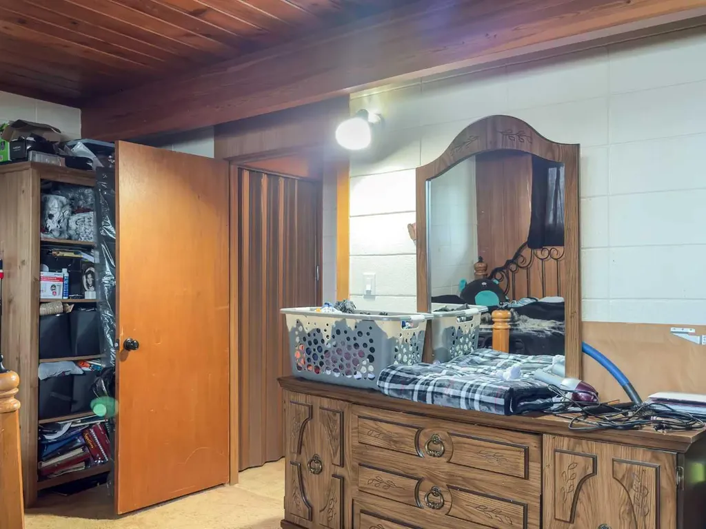 5104 47 Street Rocky Mountain House AB T4T1M4