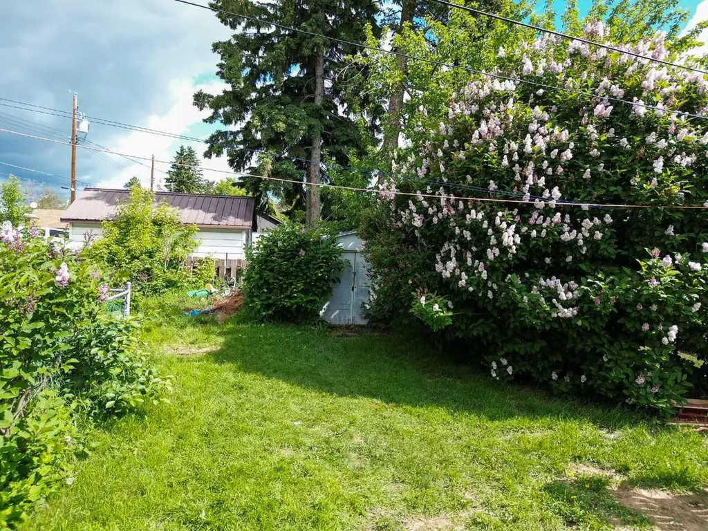 5104 47 Street Rocky Mountain House AB T4T1M4