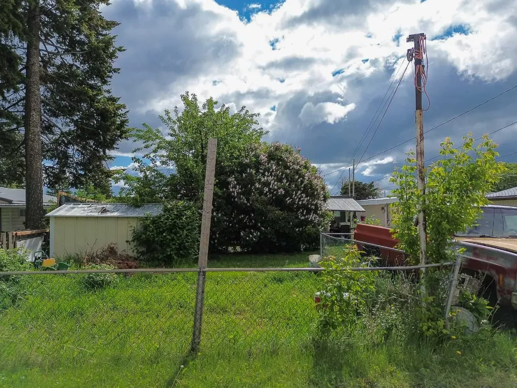 5104 47 Street Rocky Mountain House AB T4T1M4