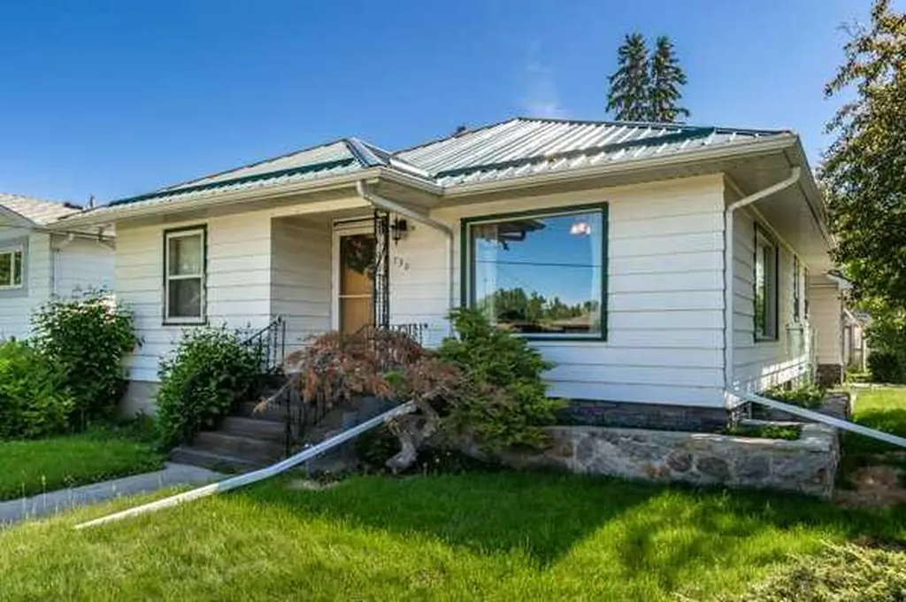 730 3 Street SE High River AB T1V 1H2