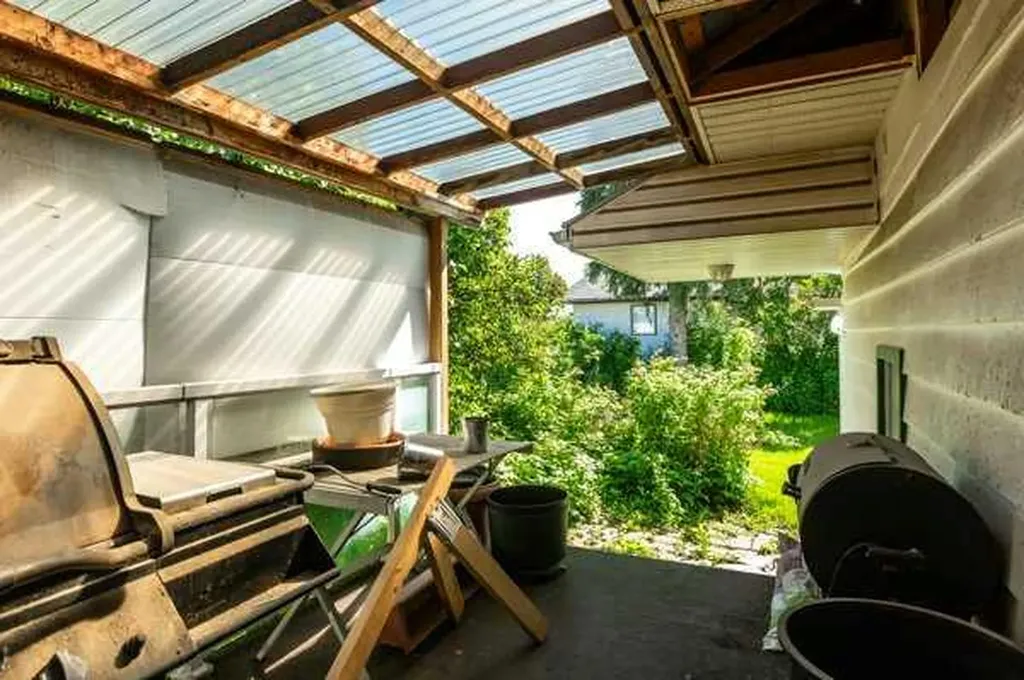 730 3 Street SE High River AB T1V 1H2