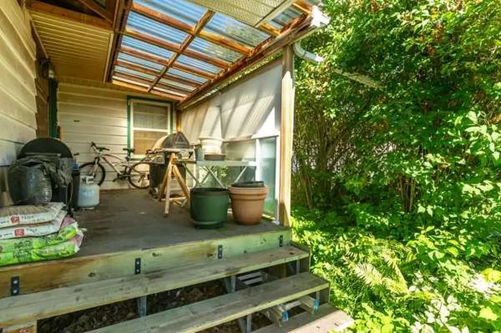 730 3 Street SE High River AB T1V 1H2