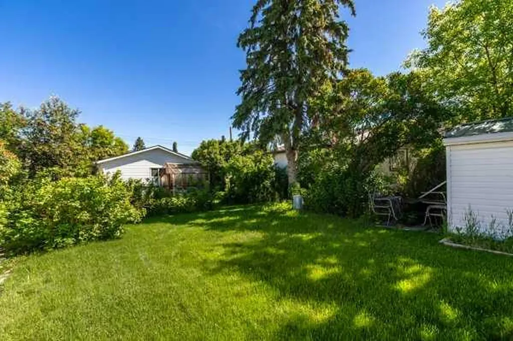 730 3 Street SE High River AB T1V 1H2