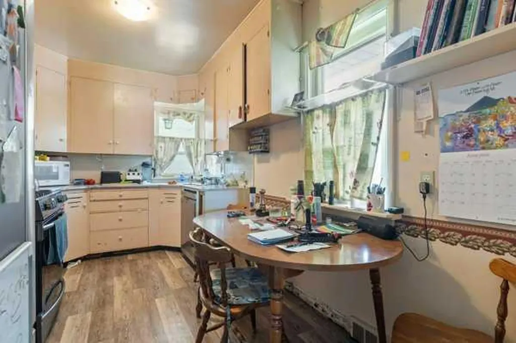 730 3 Street SE High River AB T1V 1H2