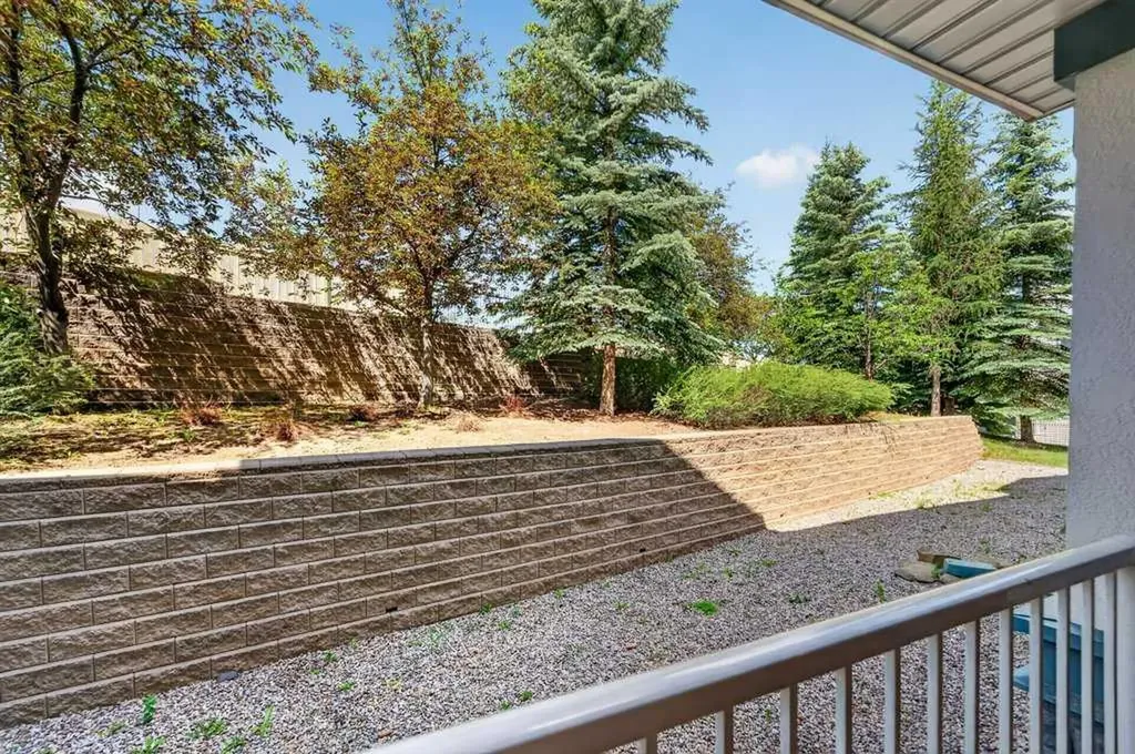 11 Somervale View SW Calgary AB T2Y 4A9