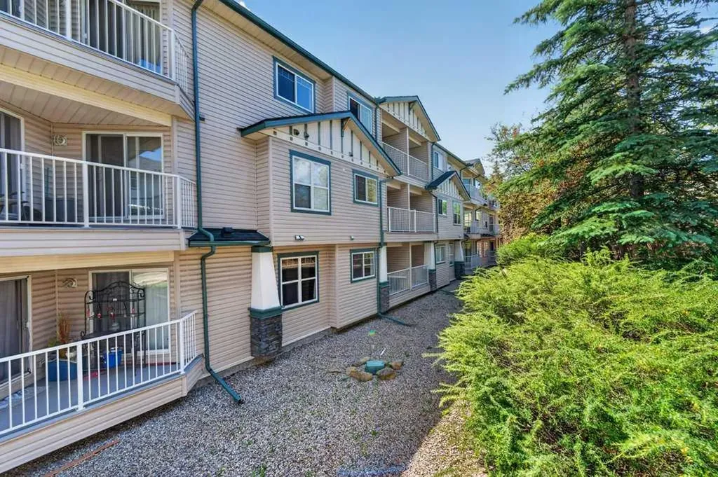 11 Somervale View SW Calgary AB T2Y 4A9