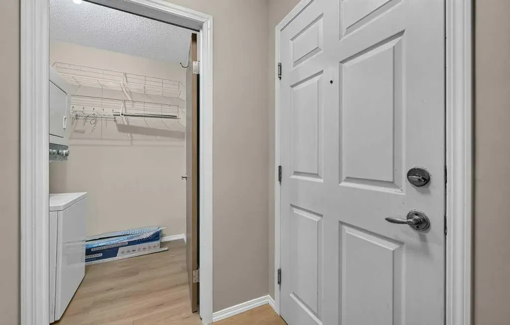 11 Somervale View SW Calgary AB T2Y 4A9