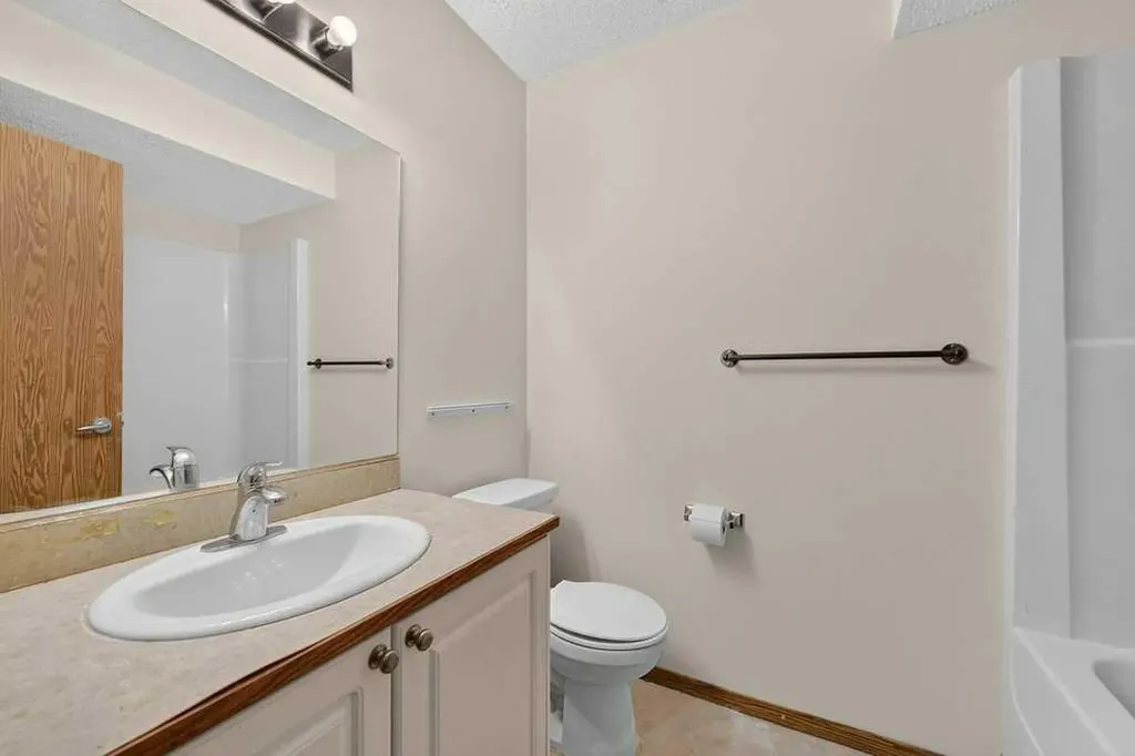 11 Somervale View SW Calgary AB T2Y 4A9