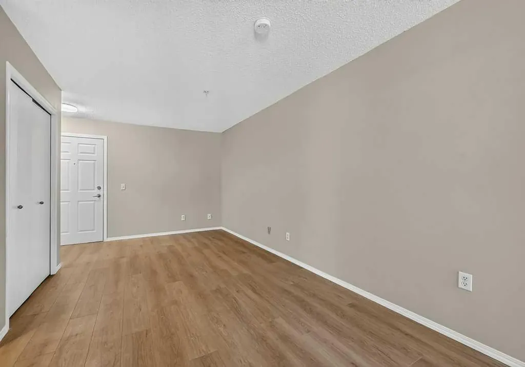 11 Somervale View SW Calgary AB T2Y 4A9