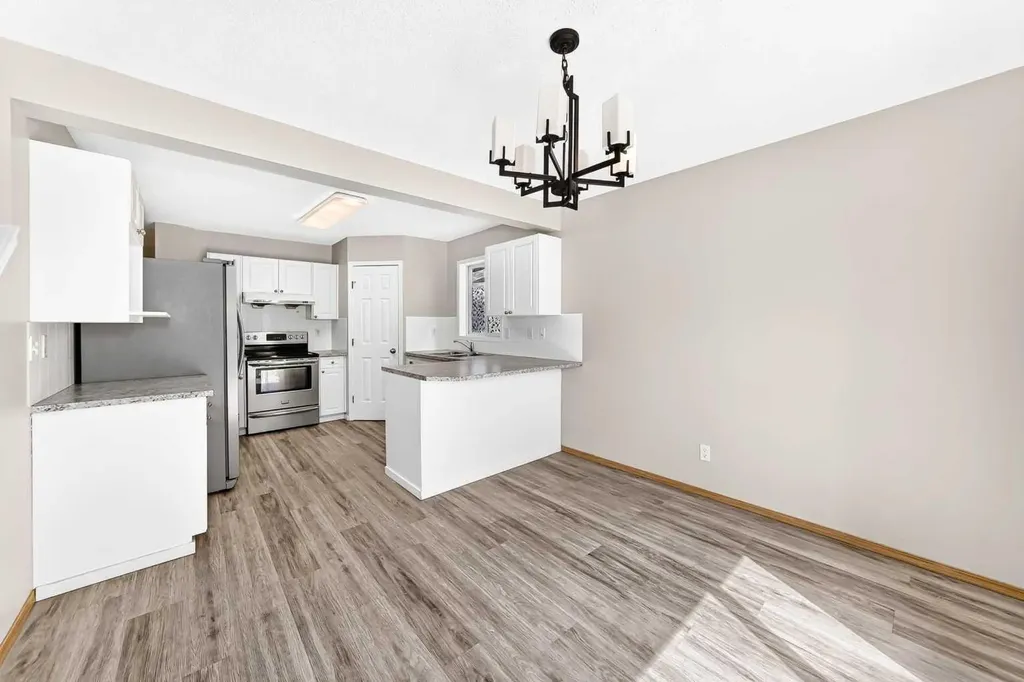 87 Citadel Peak Circle NW Calgary AB T3G 4H6