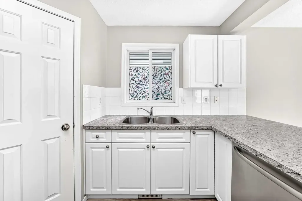 87 Citadel Peak Circle NW Calgary AB T3G 4H6