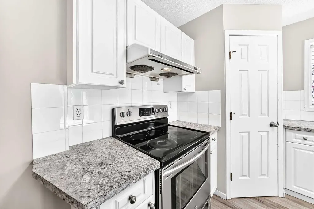87 Citadel Peak Circle NW Calgary AB T3G 4H6