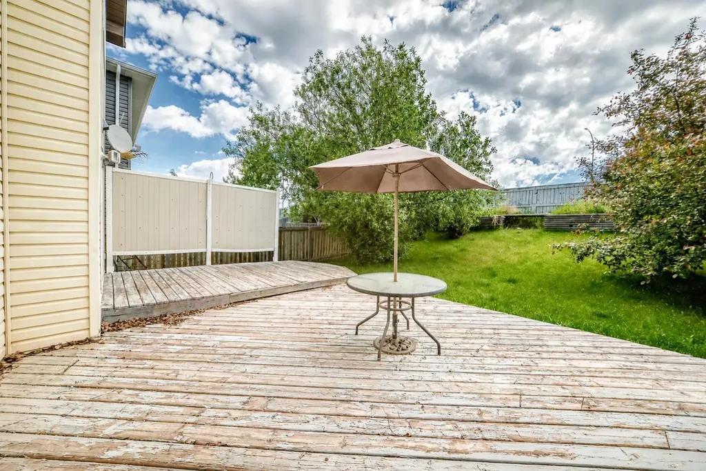 87 Citadel Peak Circle NW Calgary AB T3G 4H6