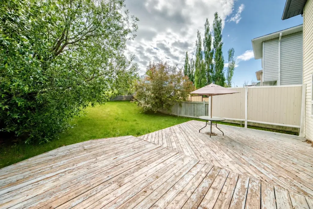 87 Citadel Peak Circle NW Calgary AB T3G 4H6