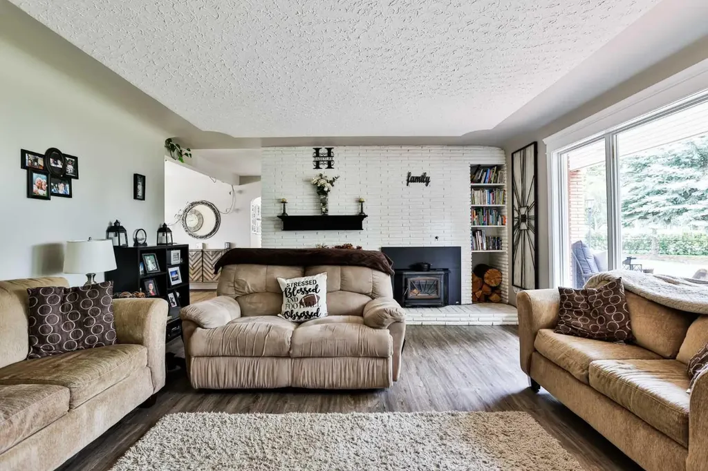 1808 12 Avenue S Lethbridge AB T1K 0N6