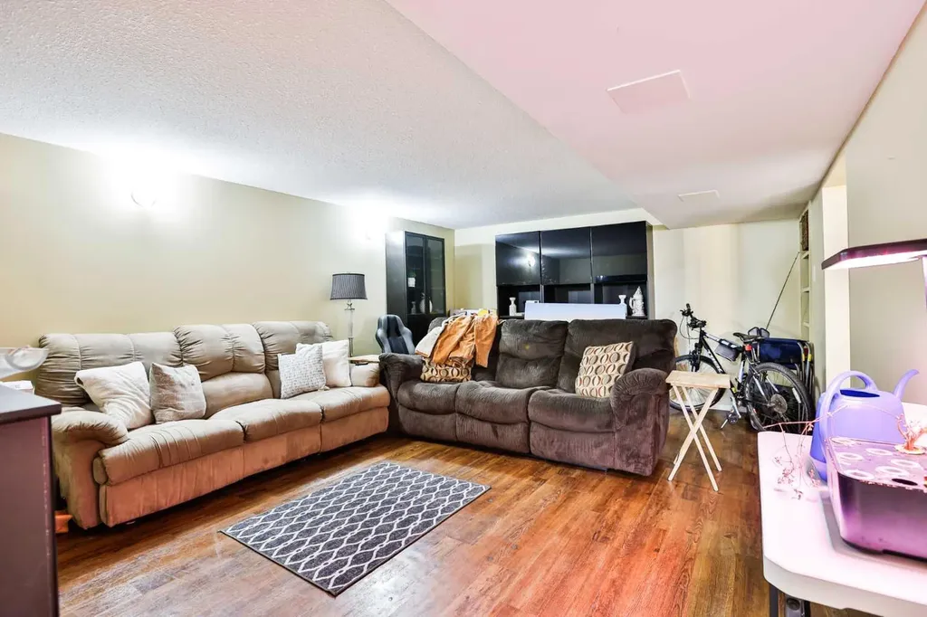 1808 12 Avenue S Lethbridge AB T1K 0N6