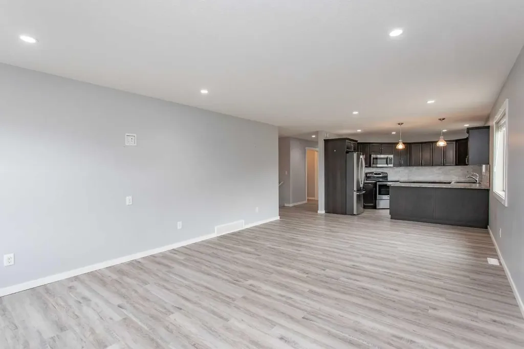 49 Sheep Close Lacombe AB T4L 0J1