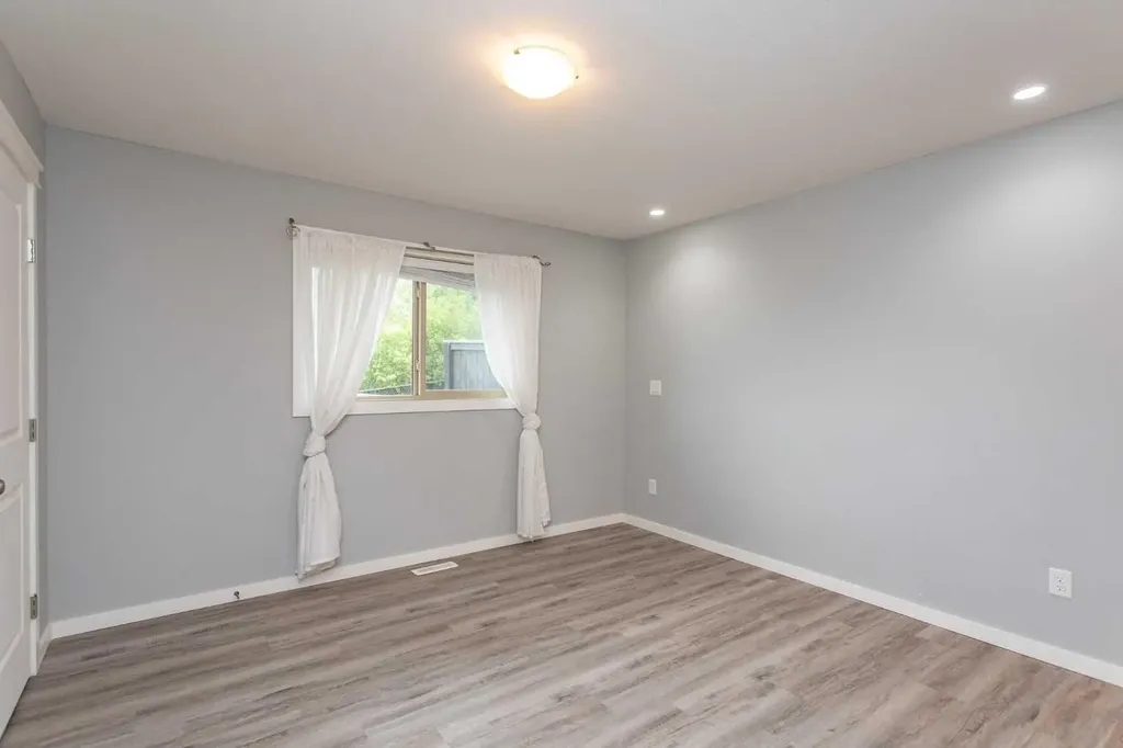 49 Sheep Close Lacombe AB T4L 0J1