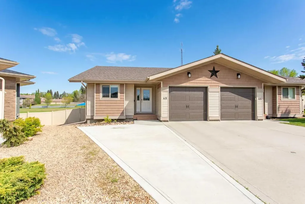 49 Sheep Close Lacombe AB T4L 0J1