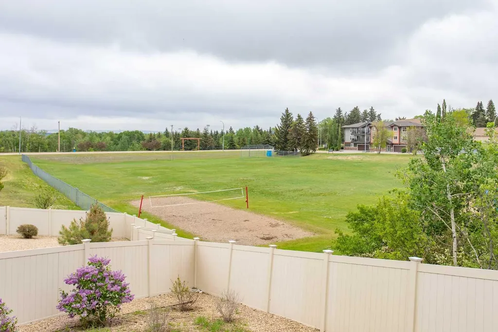 49 Sheep Close Lacombe AB T4L 0J1