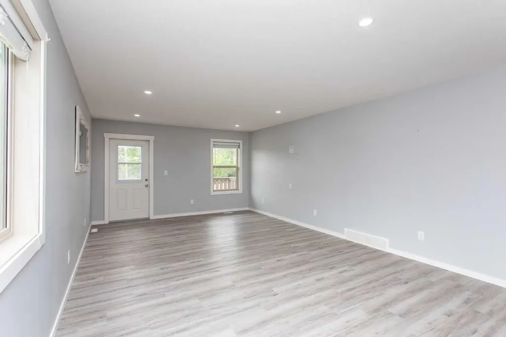 49 Sheep Close Lacombe AB T4L 0J1