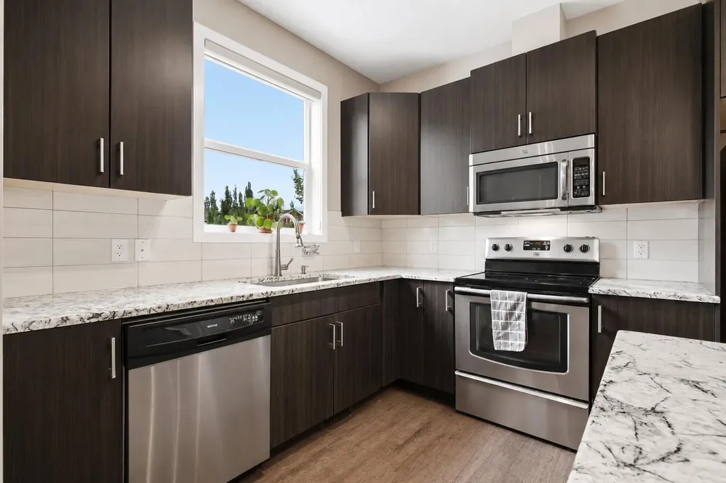 10 Auburn Bay Avenue SE Calgary AB T3M 0P6