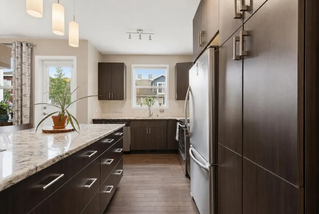 10 Auburn Bay Avenue SE Calgary AB T3M 0P6