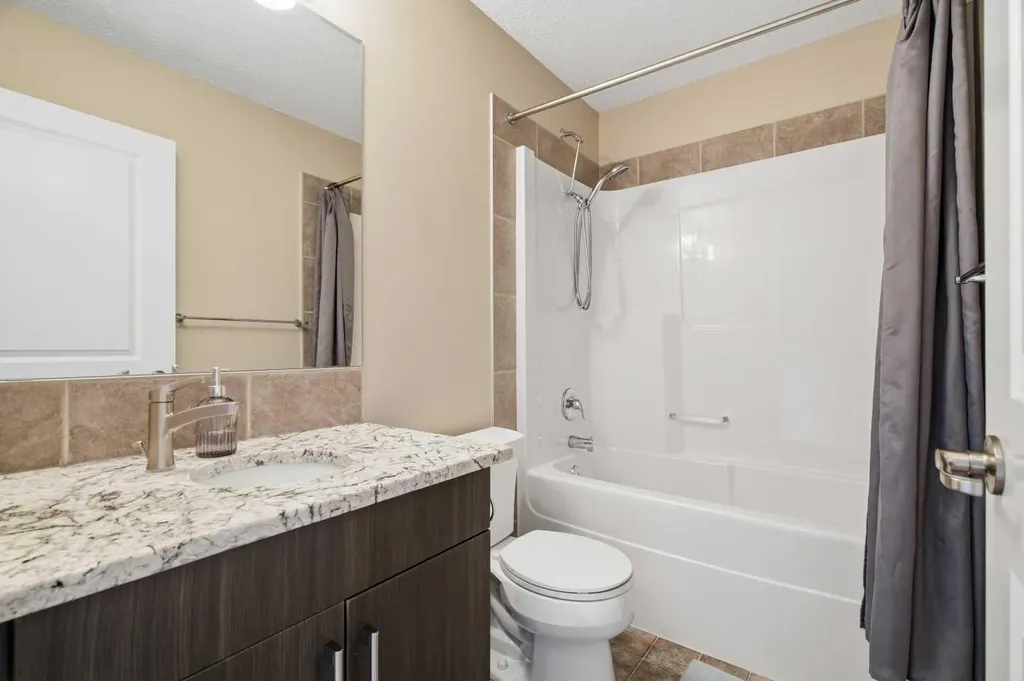 10 Auburn Bay Avenue SE Calgary AB T3M 0P6