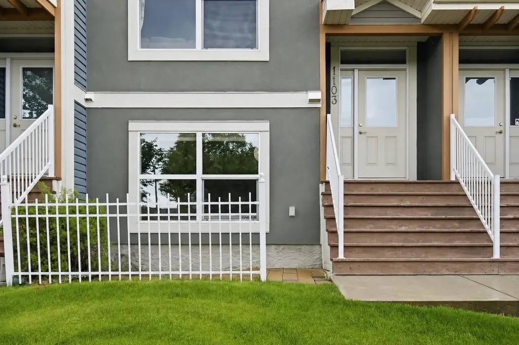 10 Auburn Bay Avenue SE Calgary AB T3M 0P6