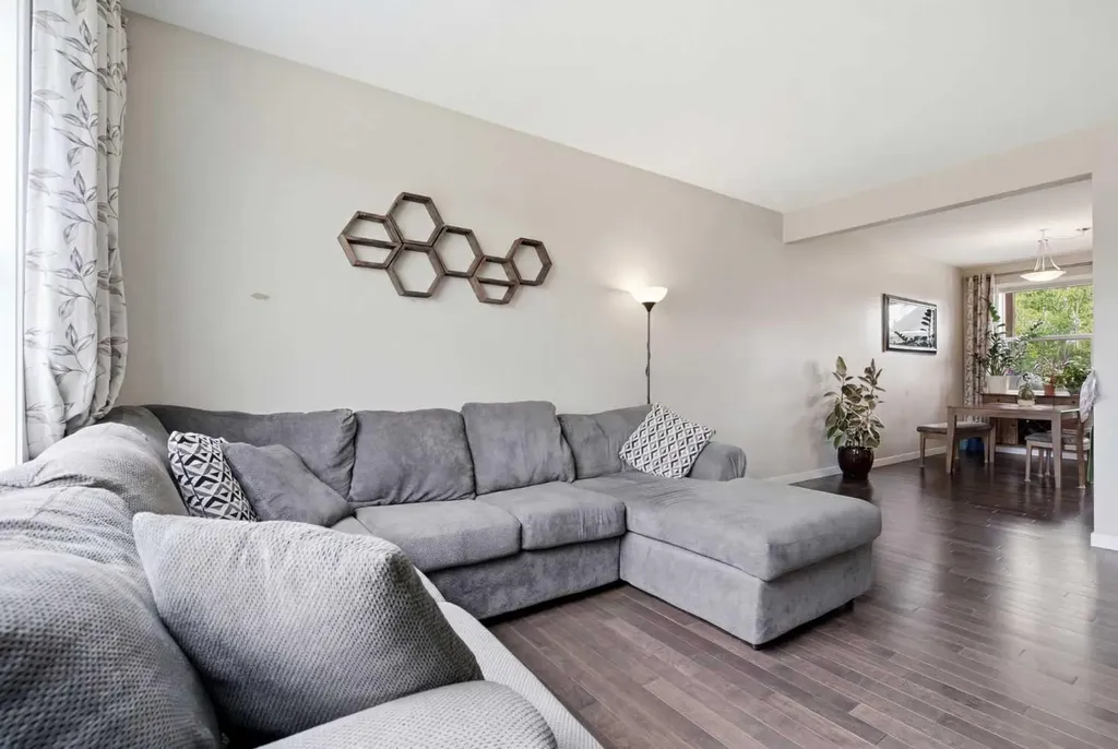 10 Auburn Bay Avenue SE Calgary AB T3M 0P6