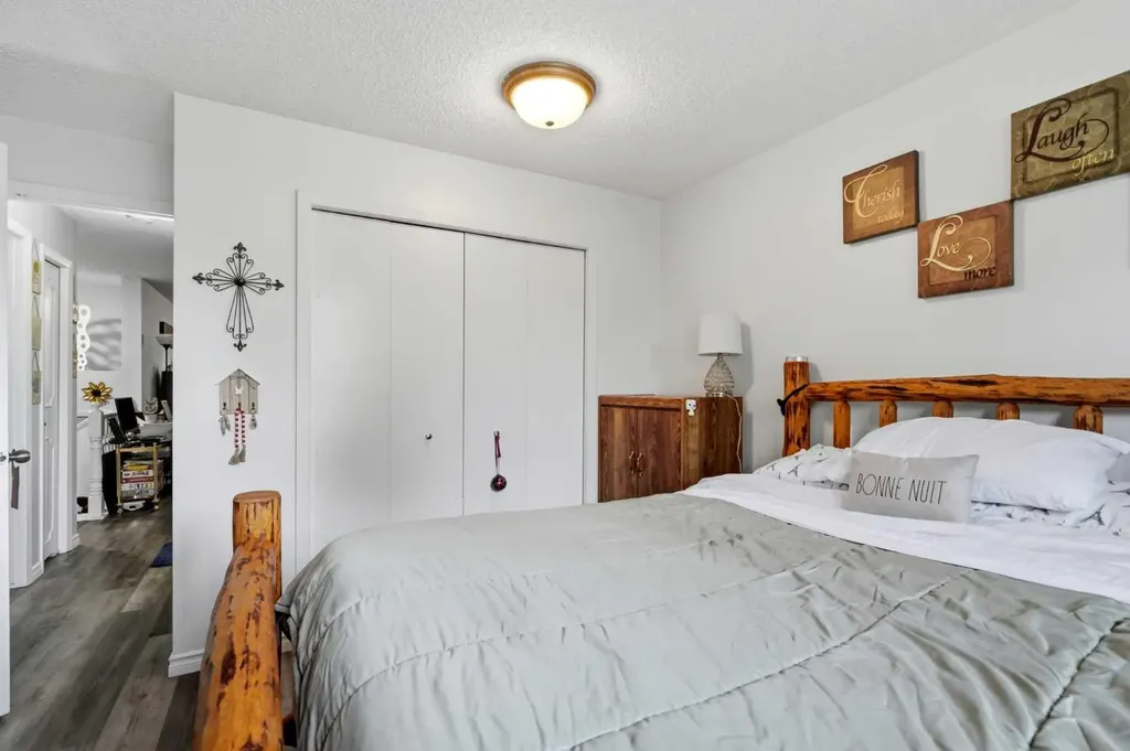 40 Mckerrell Close SE Calgary AB T2Z 1M7
