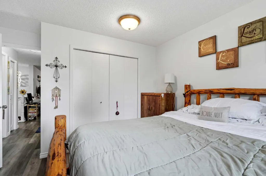 40 Mckerrell Close SE Calgary AB T2Z 1M7